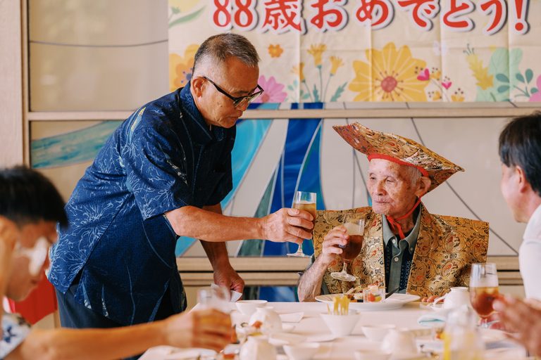 生年祝い(トゥシビー)とは?沖縄ならではの、節目のお祝いの写真